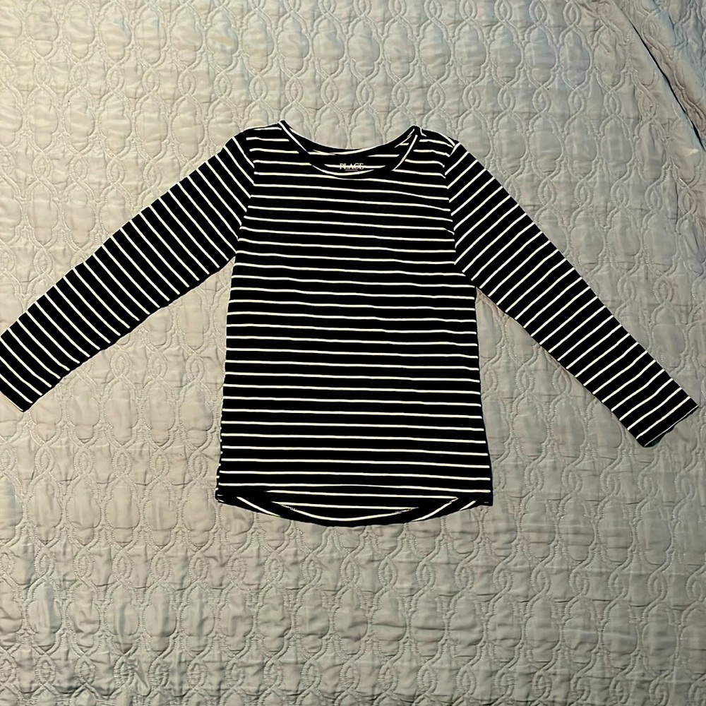 NWOT girls long sleeve navy w/white stripes shirt from Children’s Place sz 7/8
